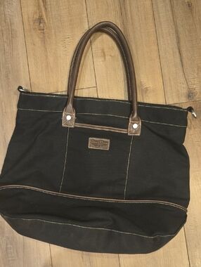 Straight Down Shoulder Bag Tote Montage